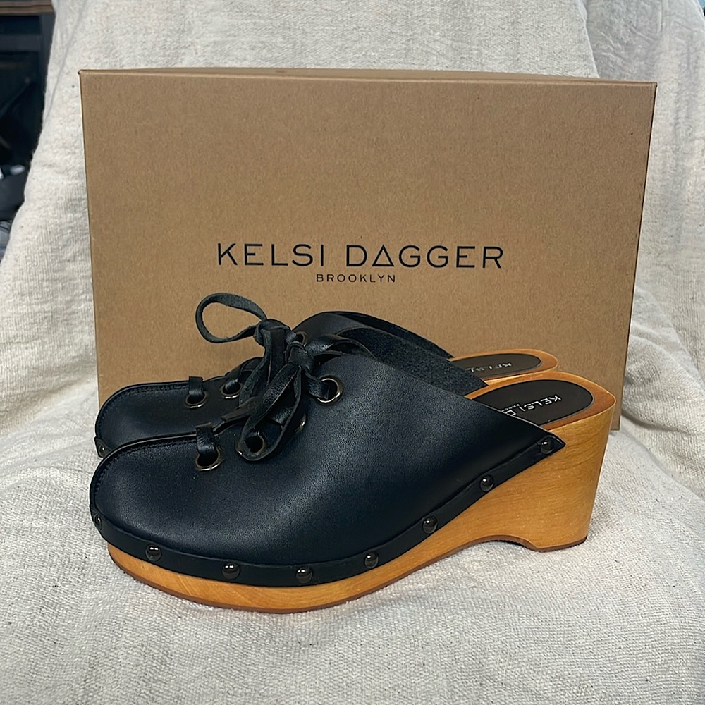 Kelsi Dagger Black and Tan Mules